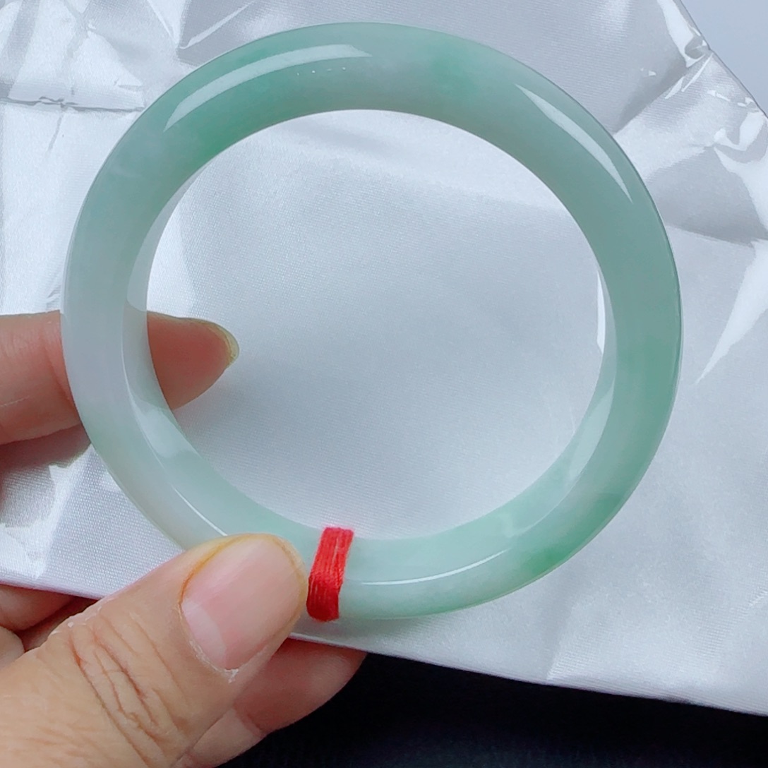 翡翠未镶嵌手镯aaa