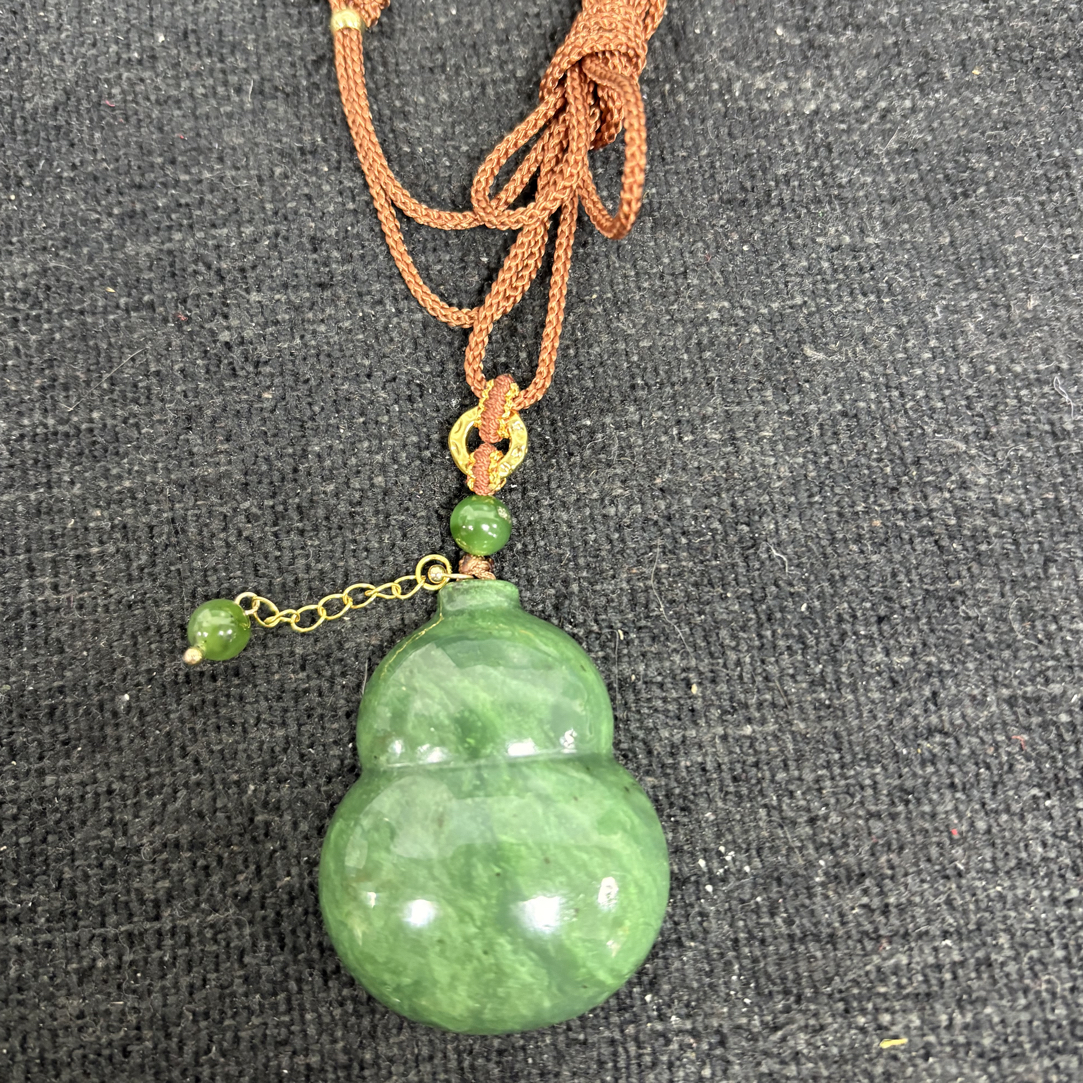 和田玉碧玉葫芦吊坠