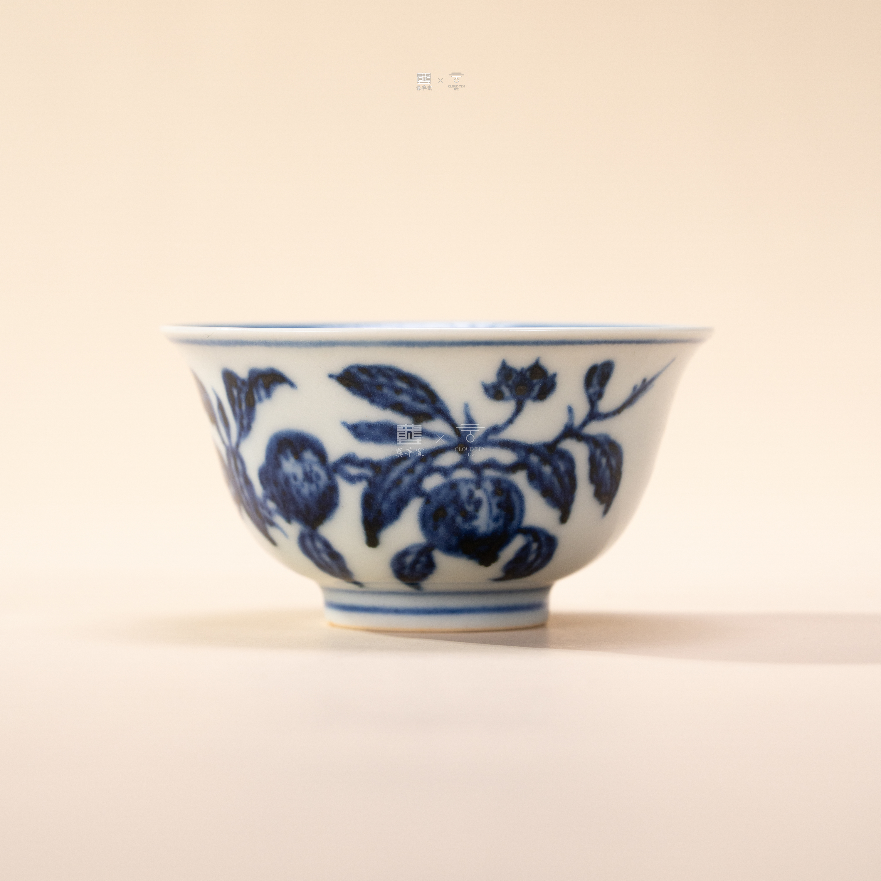 龚华云巅 青花 寿桃纹杯