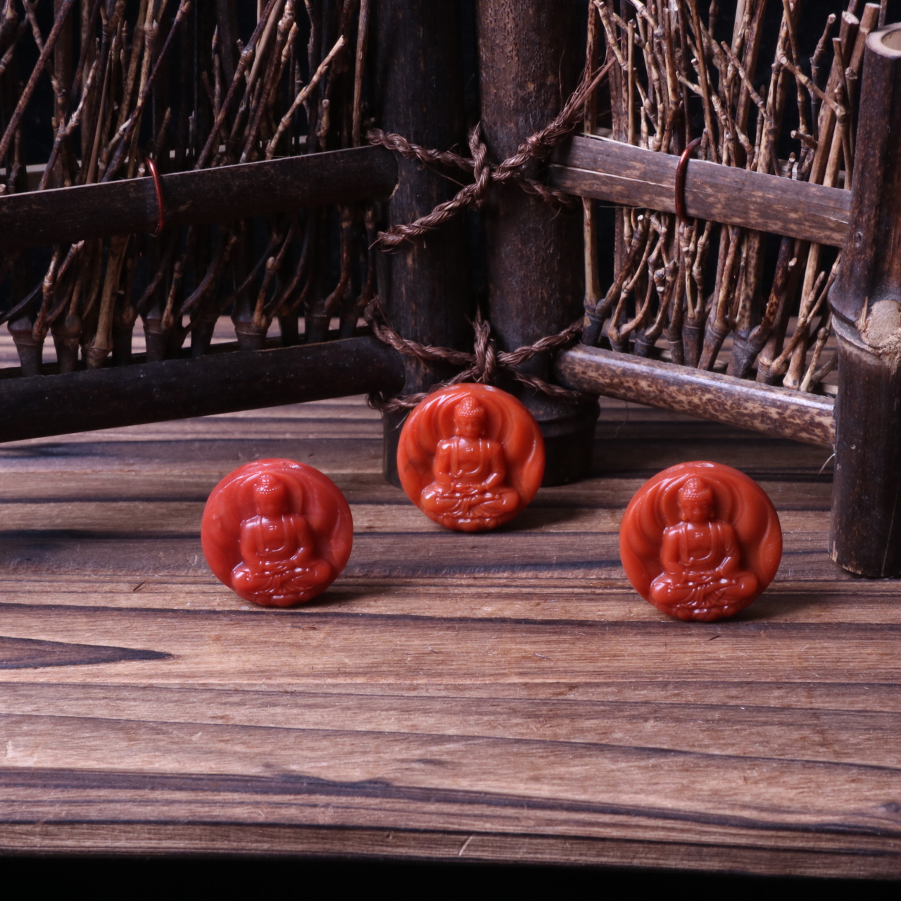 【石语珠宝】南红玛瑙23-25mm左右精工雕刻大日吊坠牌一个v479