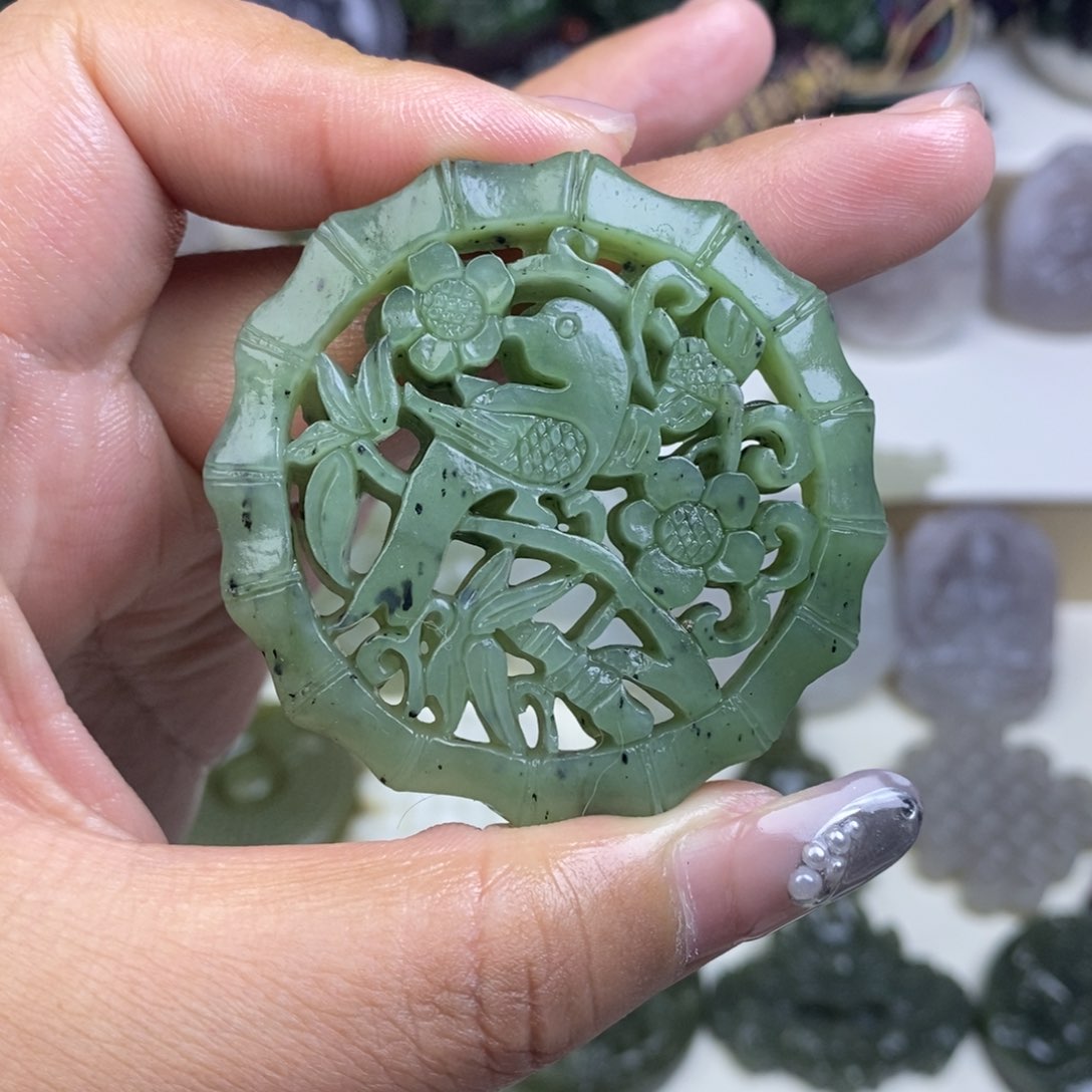 和田玉吊坠未镶嵌