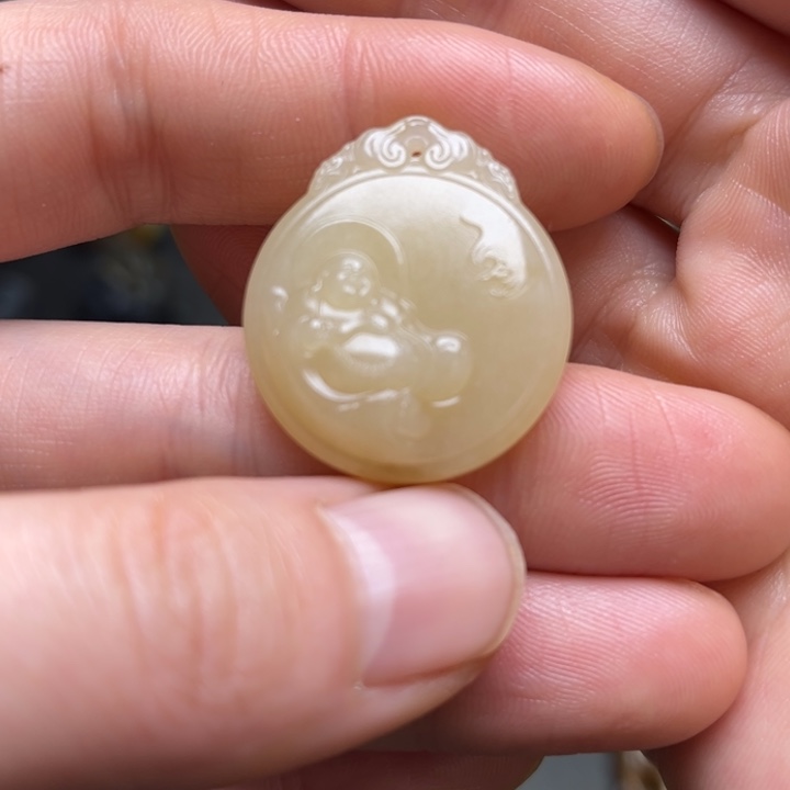 鸿***5和田玉（糖玉）未镶嵌颈饰