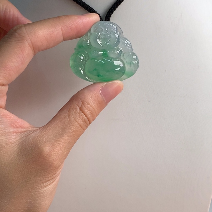 翡翠未镶嵌颈饰……