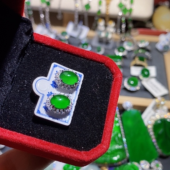 翡翠未镶嵌戒指耳钉