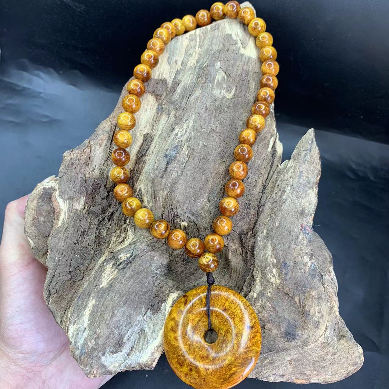 雷击木琥珀木瘤疤花手持搭配平安扣男女文玩念珠车挂