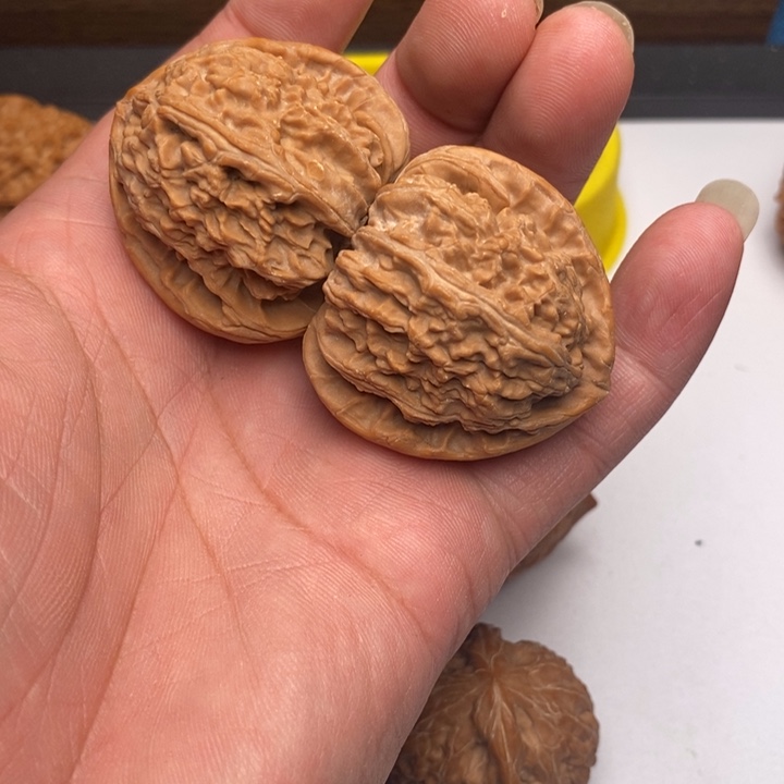 瑞***来手串/手链核桃三角白狮子头42尺有修