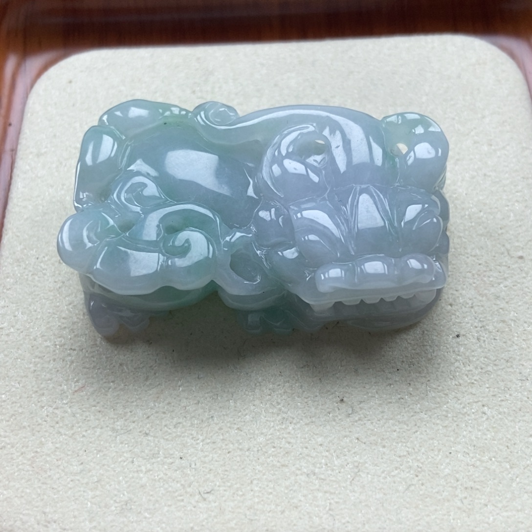 翡翠未镶嵌颈饰霸王貔貅吊坠