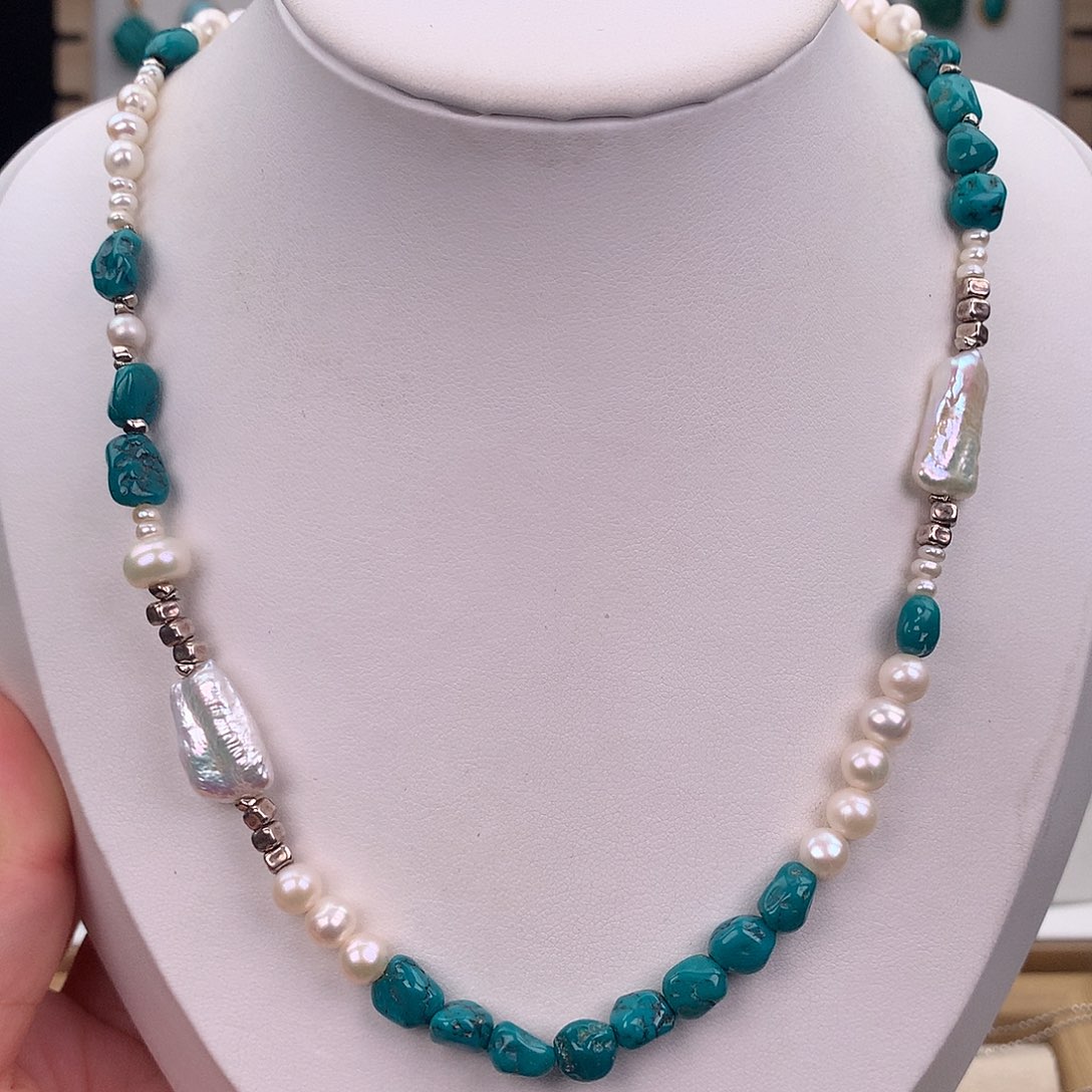 绿松石未镶嵌颈饰