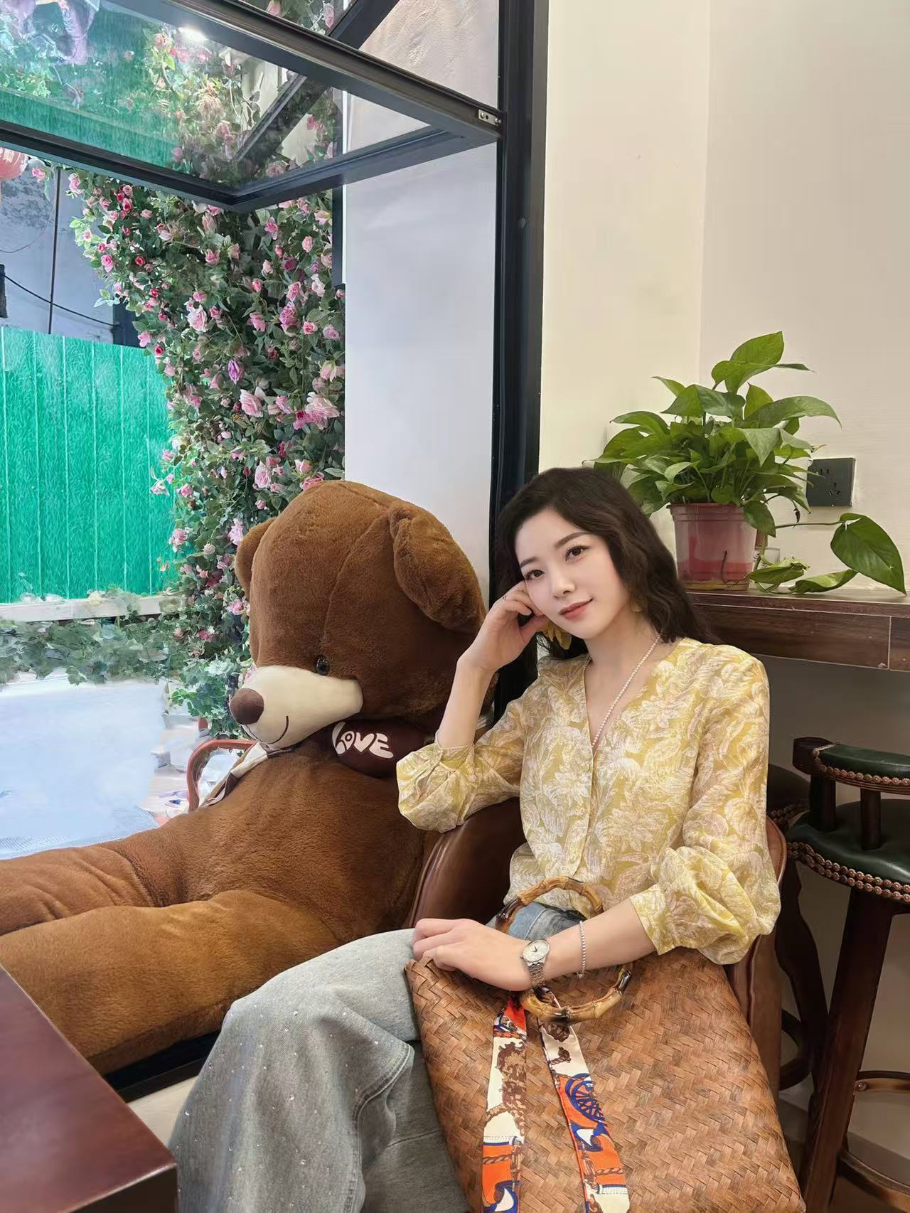 玛丝恩迪印花v领衬衫