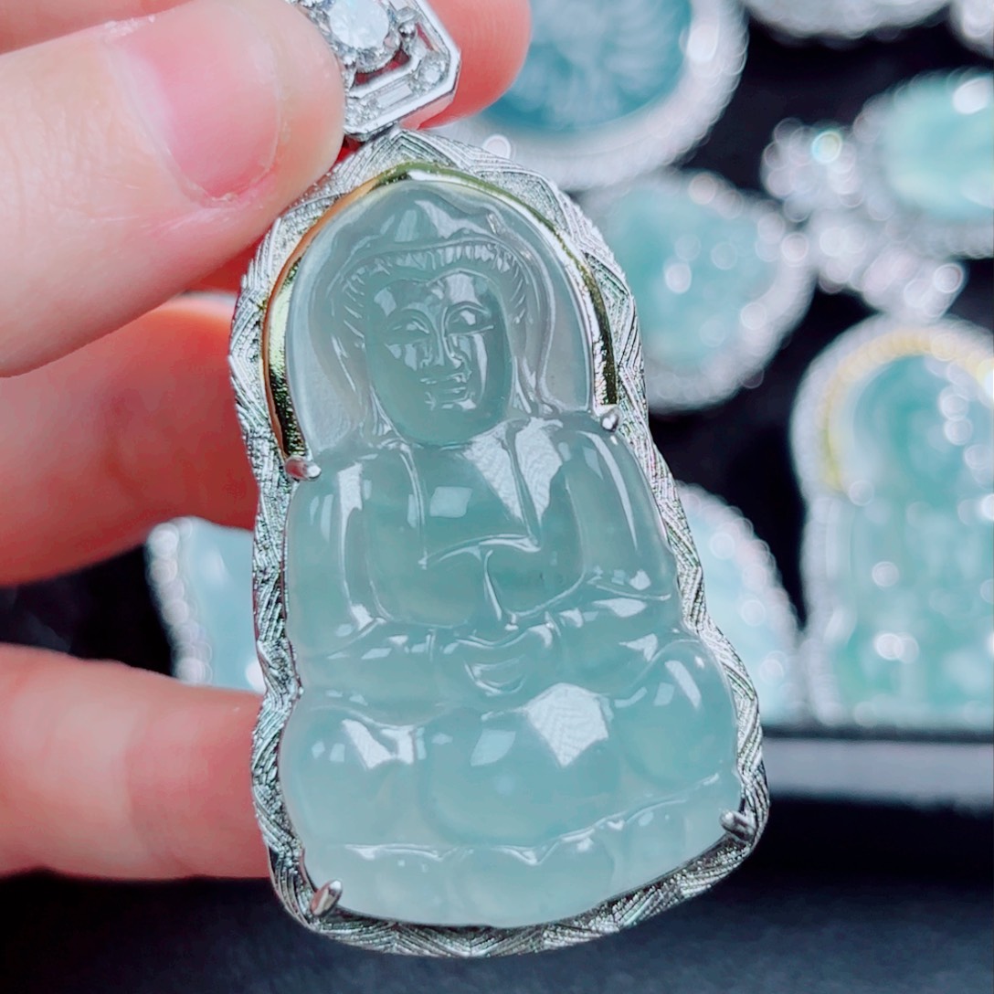 翡翠颈饰未镶嵌观音