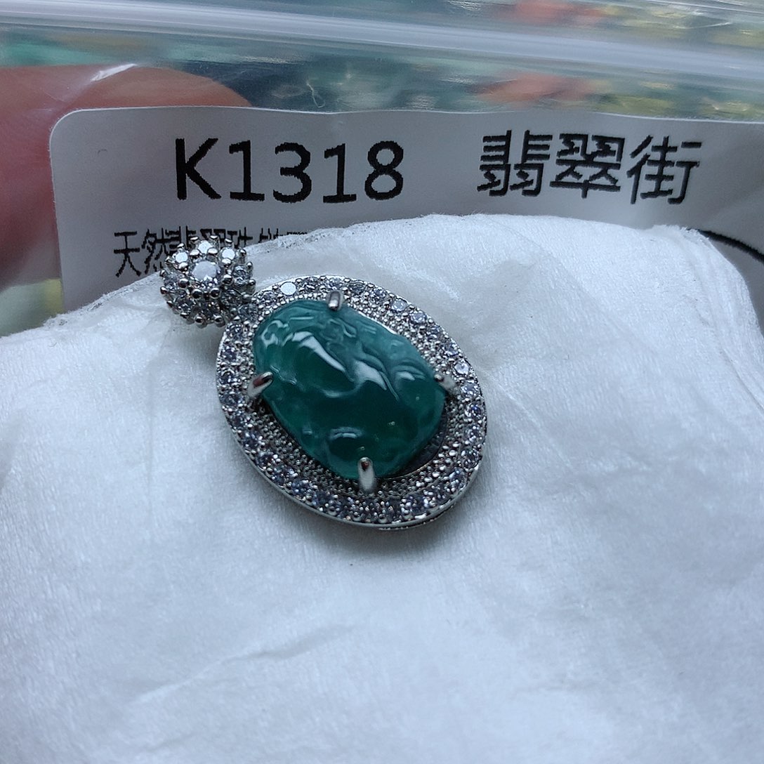 翡翠颈饰未镶嵌手串