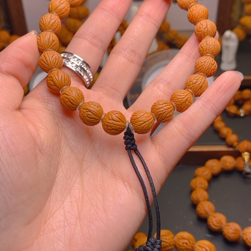 【闪购商品】桃核手串王****。龙文桃核