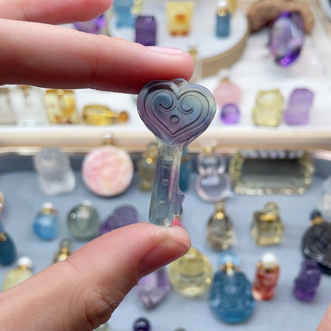 水晶颈饰未镶嵌天然水晶吊坠001