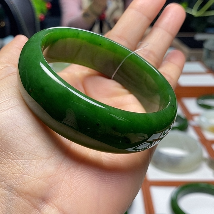 未镶嵌手镯和田玉（碧玉）