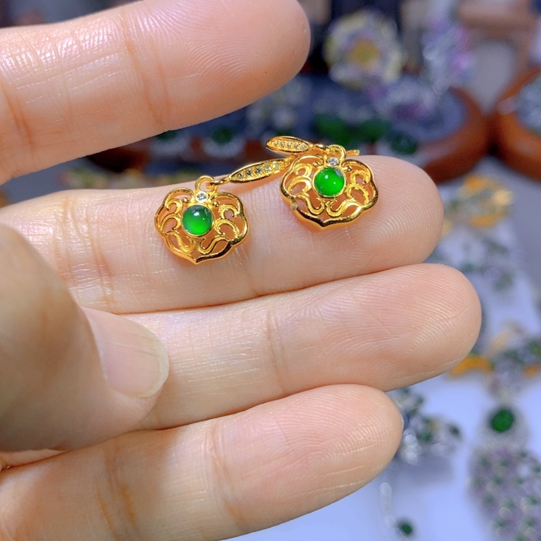 翡翠颈饰银S925镶嵌天然翡翠