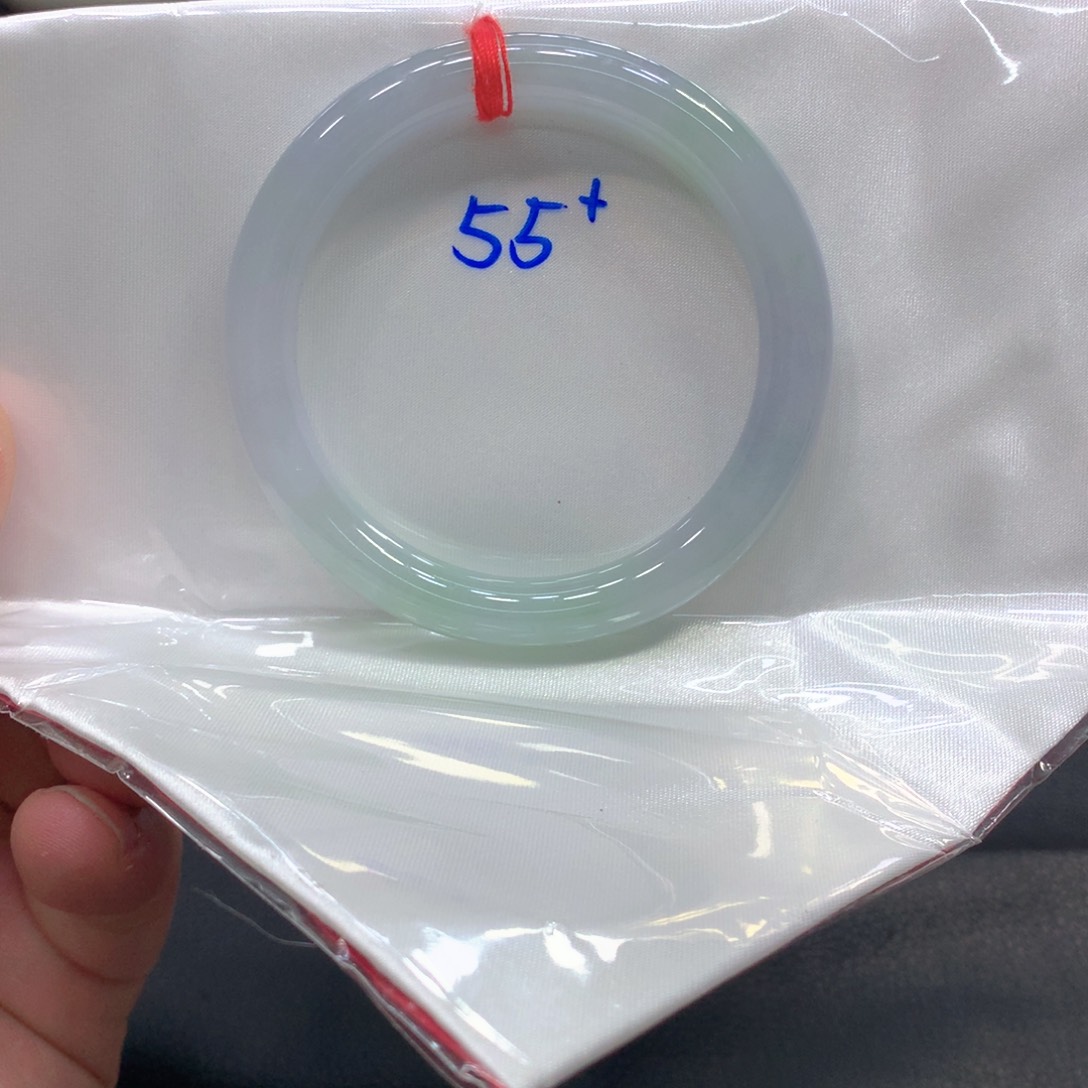 翡翠手镯未镶嵌翡翠手镯