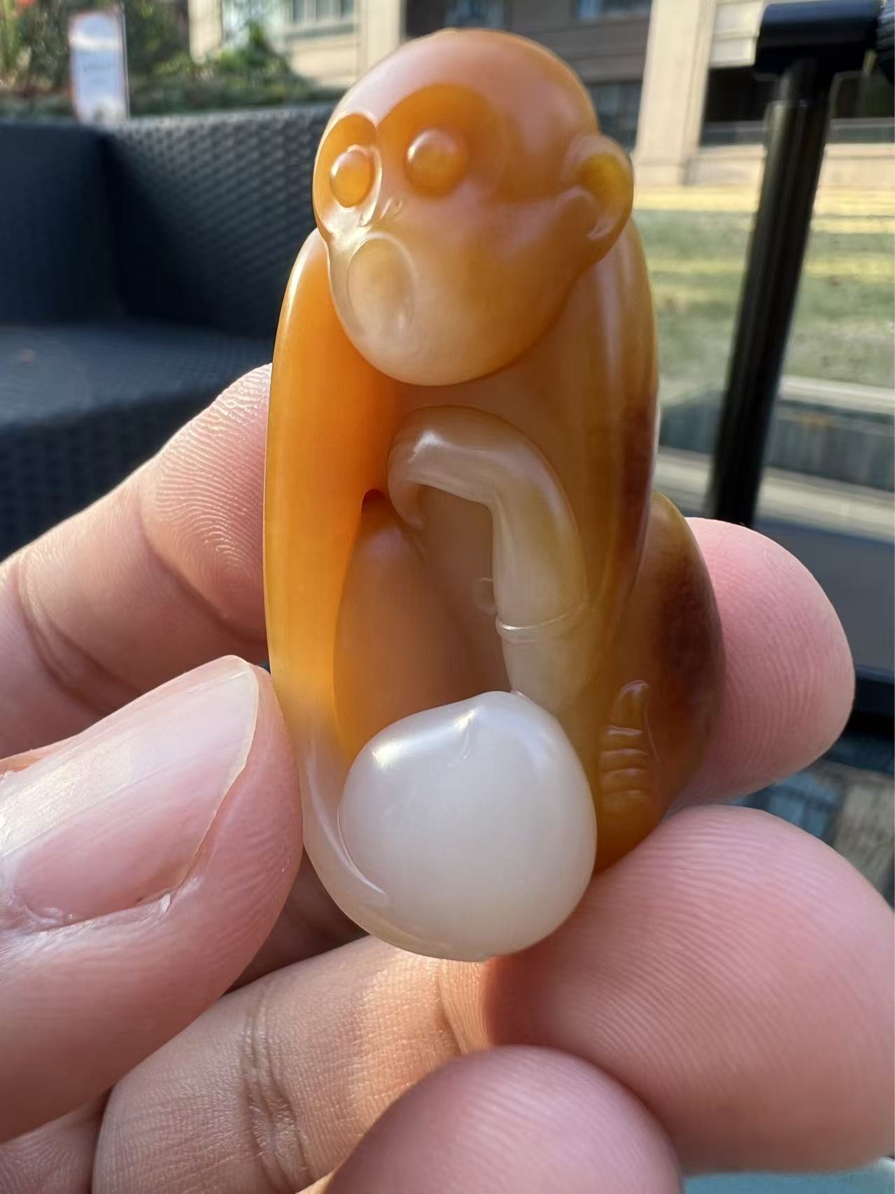 和田玉灵猴献瑞作品