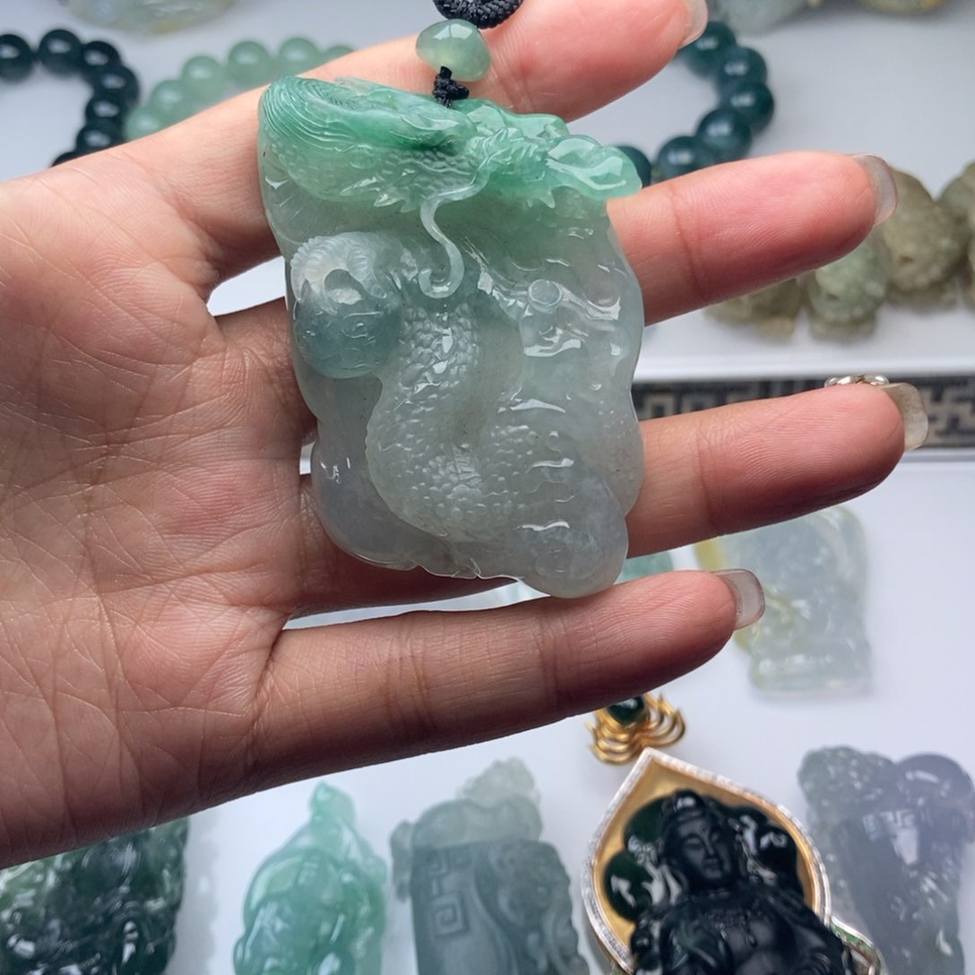 定制翡翠未镶嵌台*龙