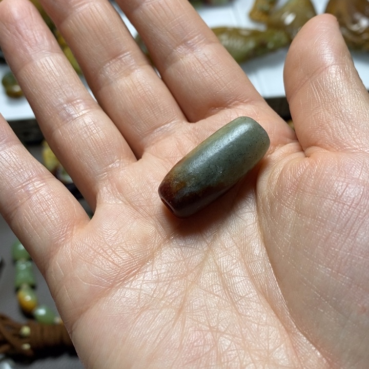 岫岩河磨玉（透闪石质玉）挂坠未镶嵌沈**站