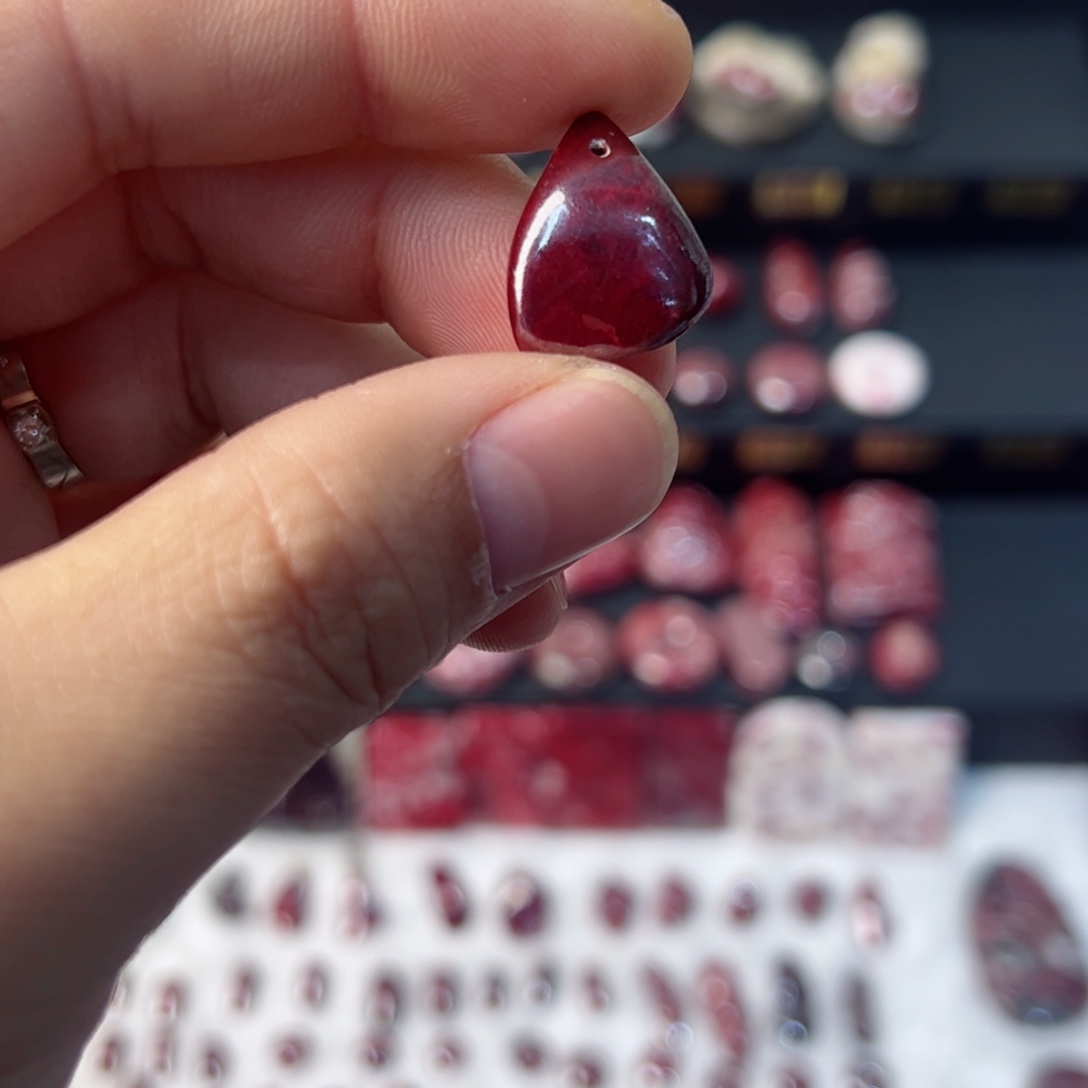 天然辰砂天然朱砂吊坠11