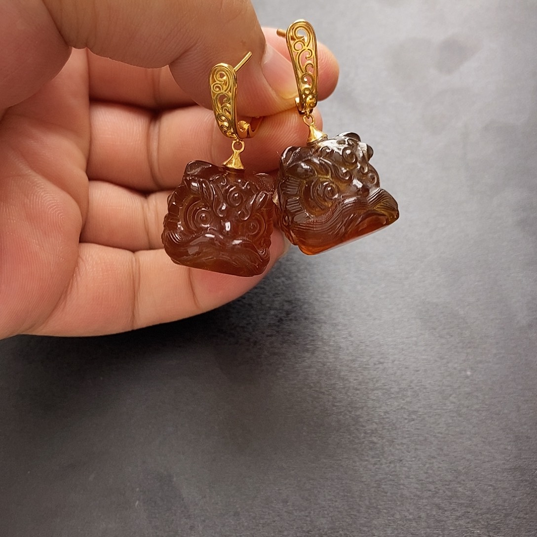 琥珀未镶嵌裸石耳坠