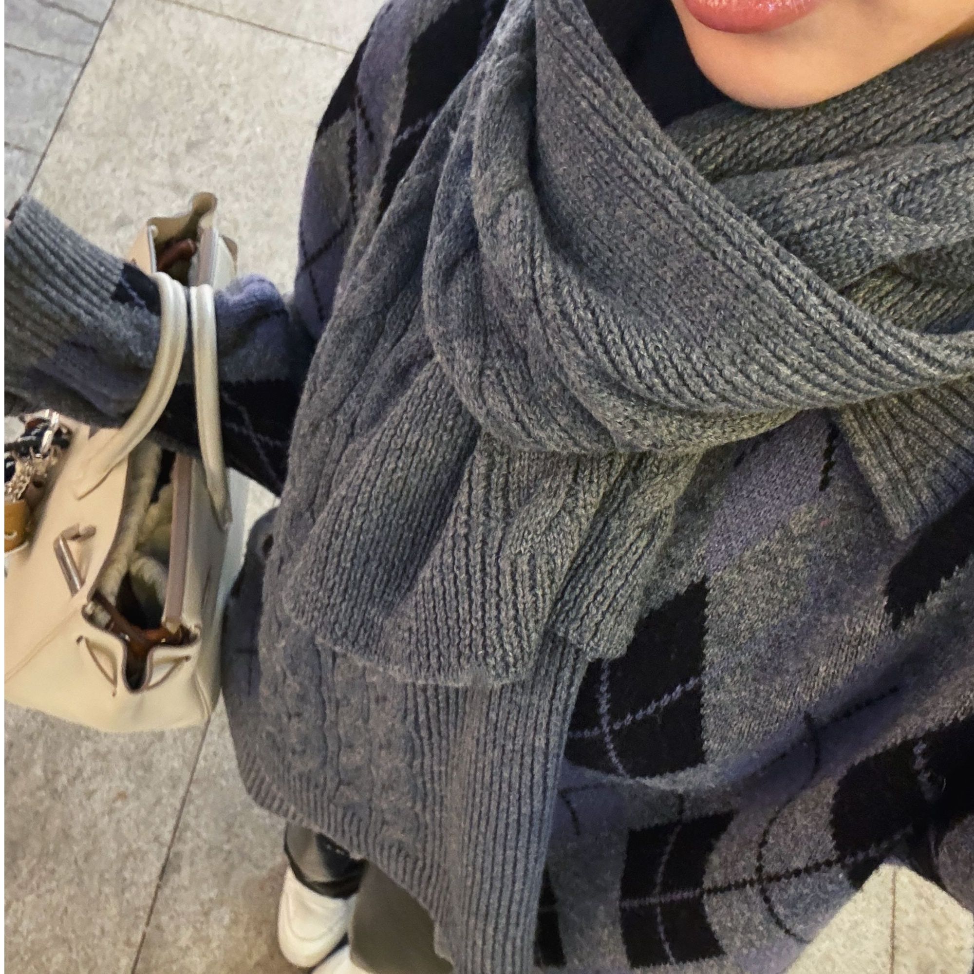 KKOT DAVII 灰色美丽奴羊毛复古松弛感绞花围巾