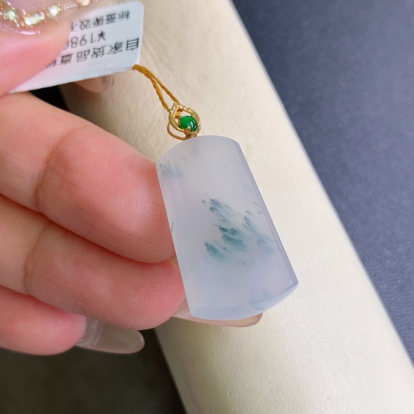 【闪购商品】翡翠颈饰18K金镶嵌无事牌