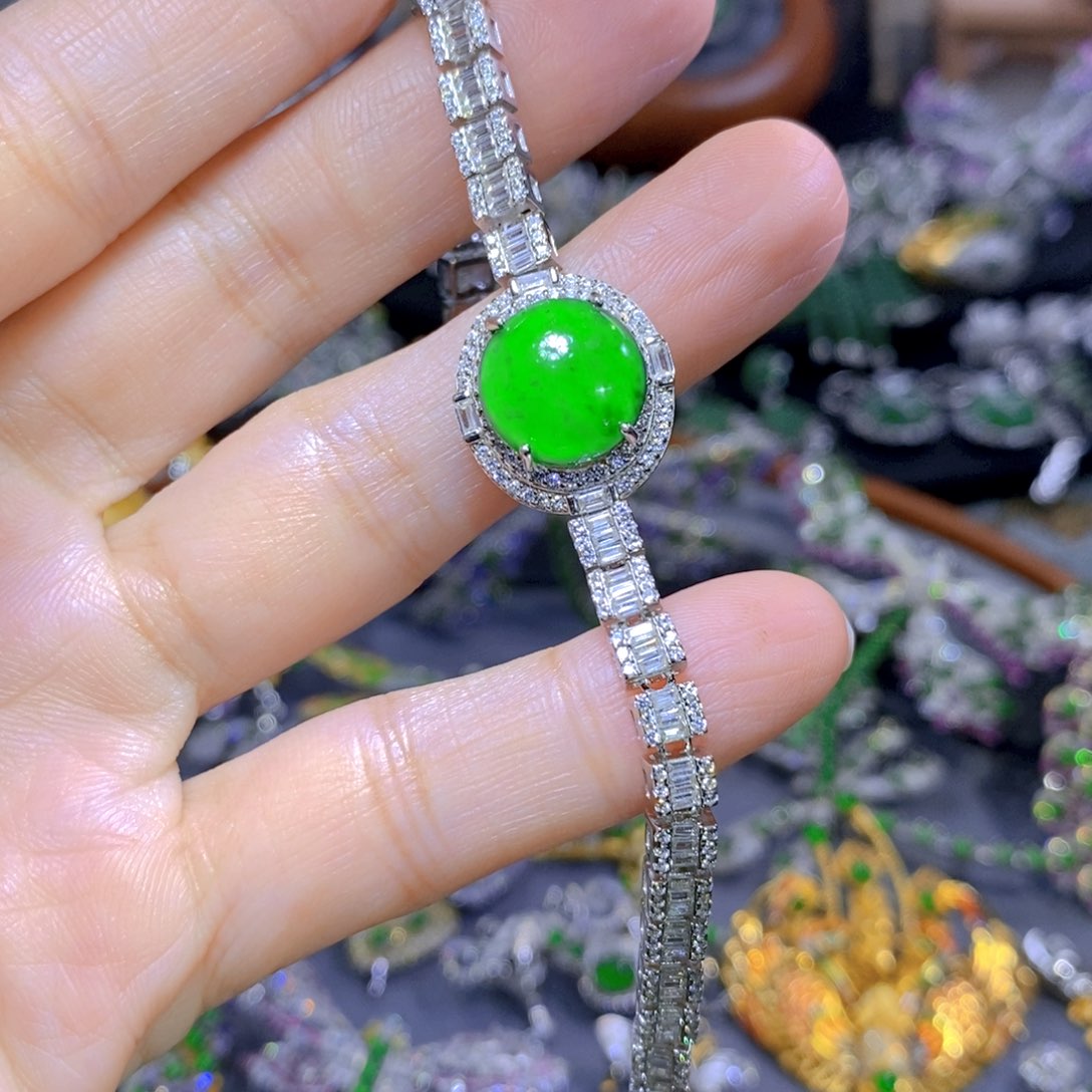 翡翠颈饰银S925镶嵌天然翡翠