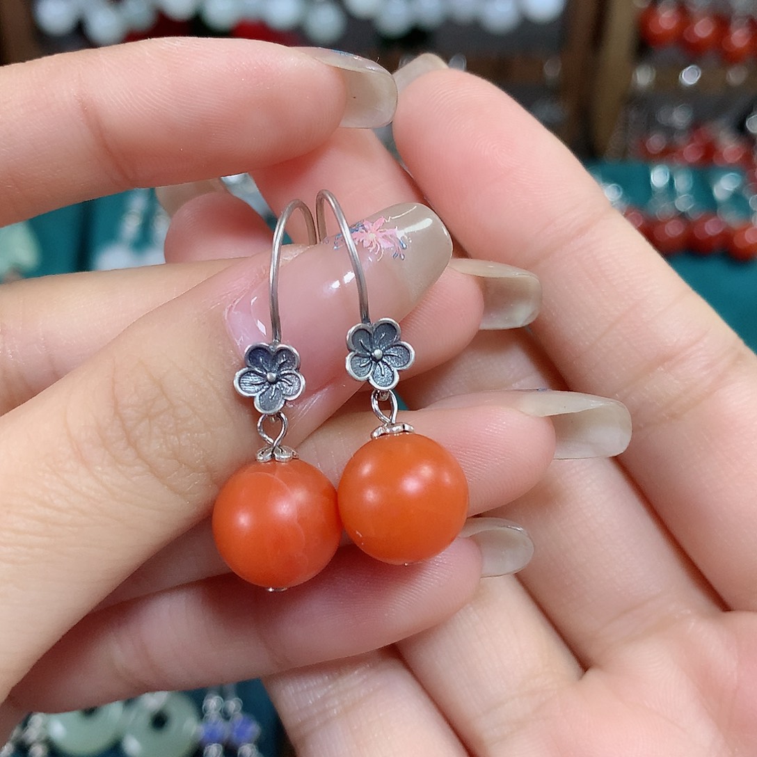 南红玛瑙耳饰银S925镶嵌卡11左右