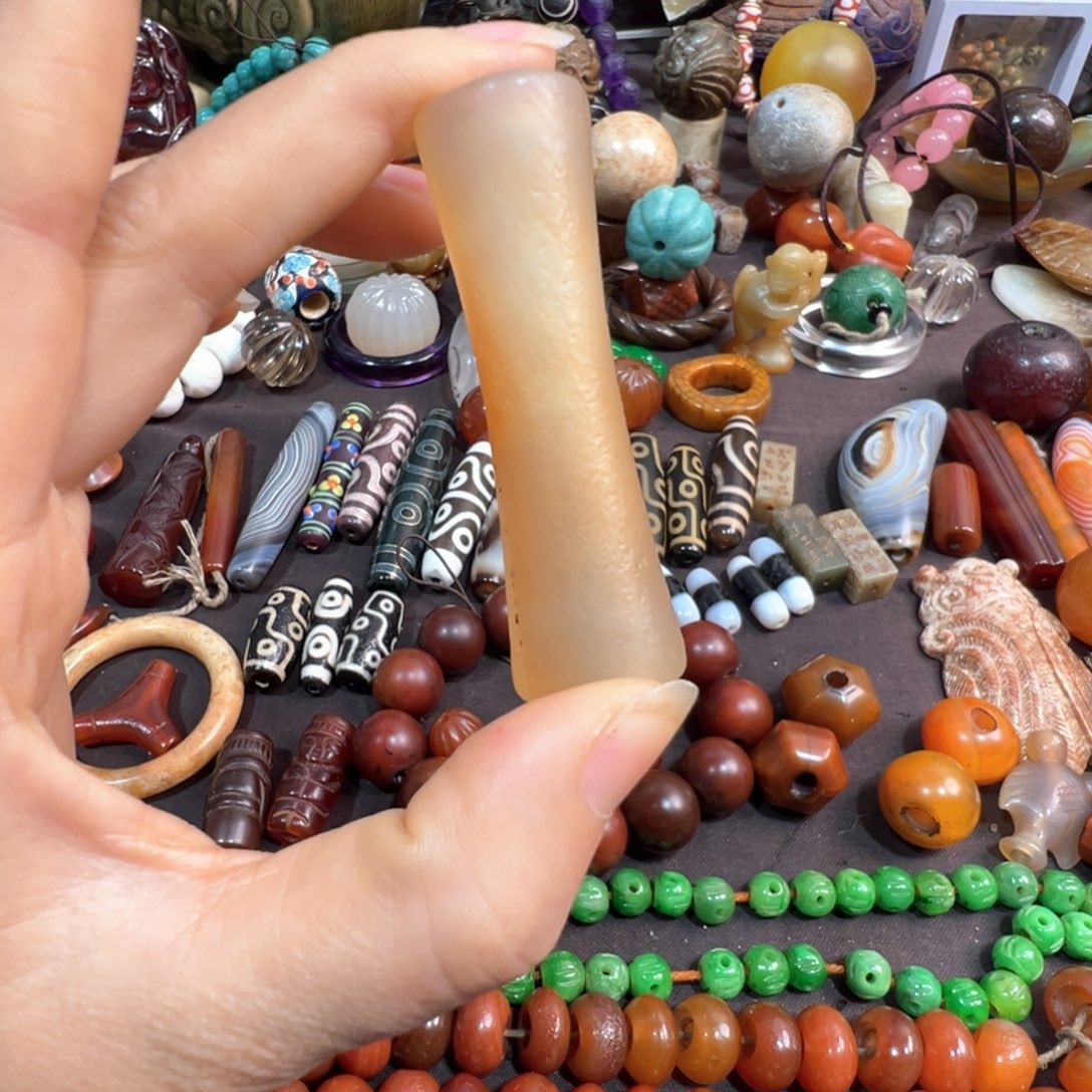 琥珀裸石未镶嵌做工精细精致大方