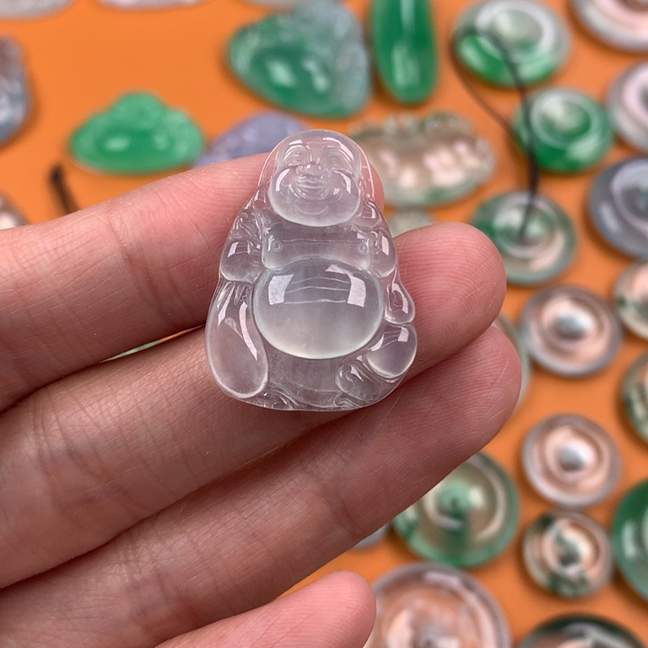 翡翠挂件未镶嵌….