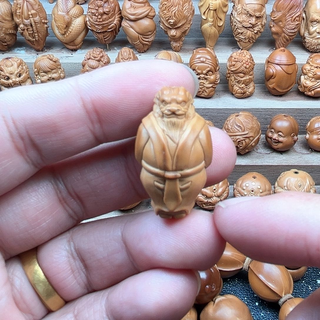 橄榄核吊坠18龙王爷