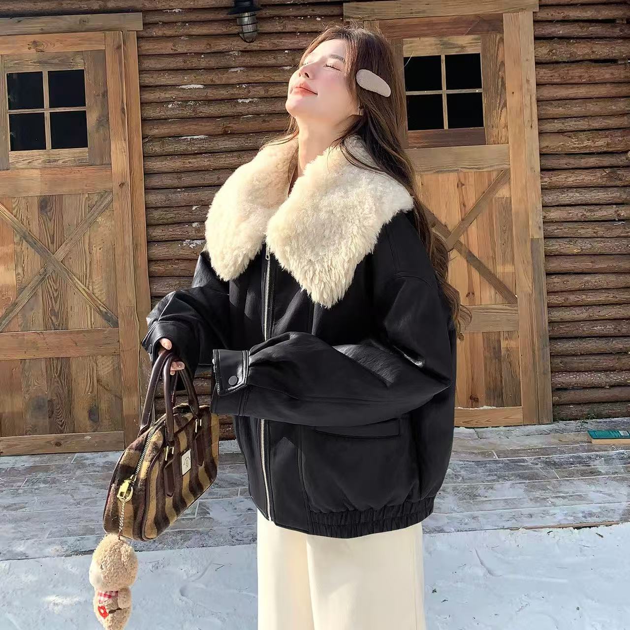 HENIMAN/恒依曼韩系蛋白皮大翻领皮毛一体白鸭90羽绒皮衣 7726