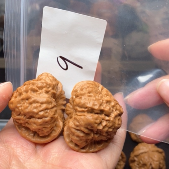 桃核吊坠低****09哇哇哇哦