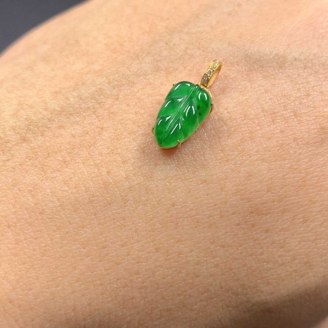 【闪购商品】翡翠颈饰18K金镶嵌翡翠