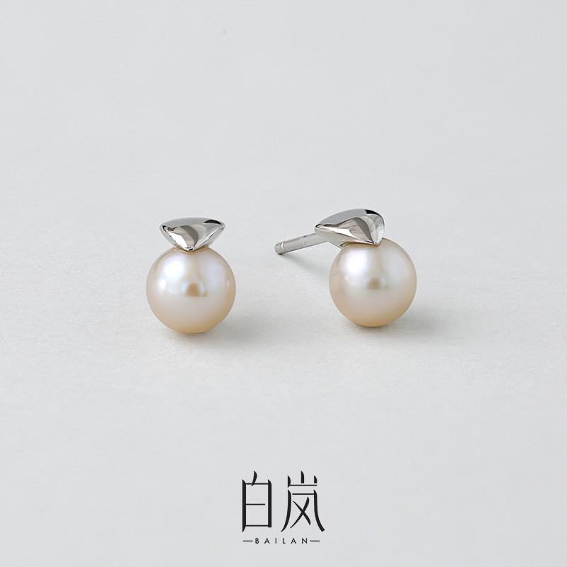 白岚小珍珠耳钉女2025新款设计感气质精致简约耳饰ED3824