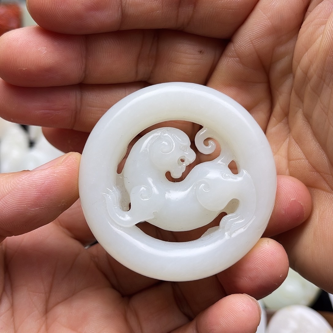 和田玉颈饰未镶嵌