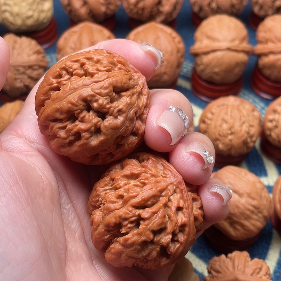 雪****把件文玩核桃精品水波龙纹