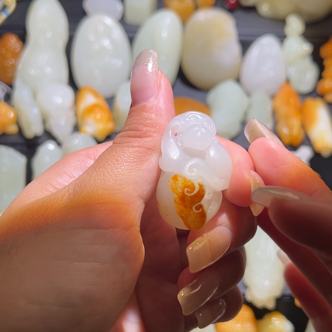 颈饰未镶嵌和田玉志*宁