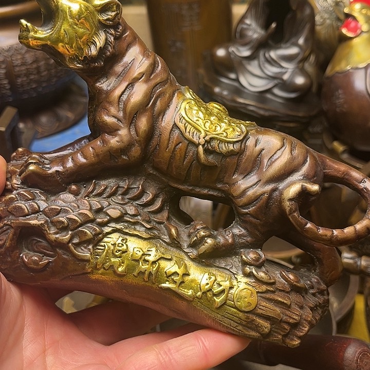 精美铜器批发档口
