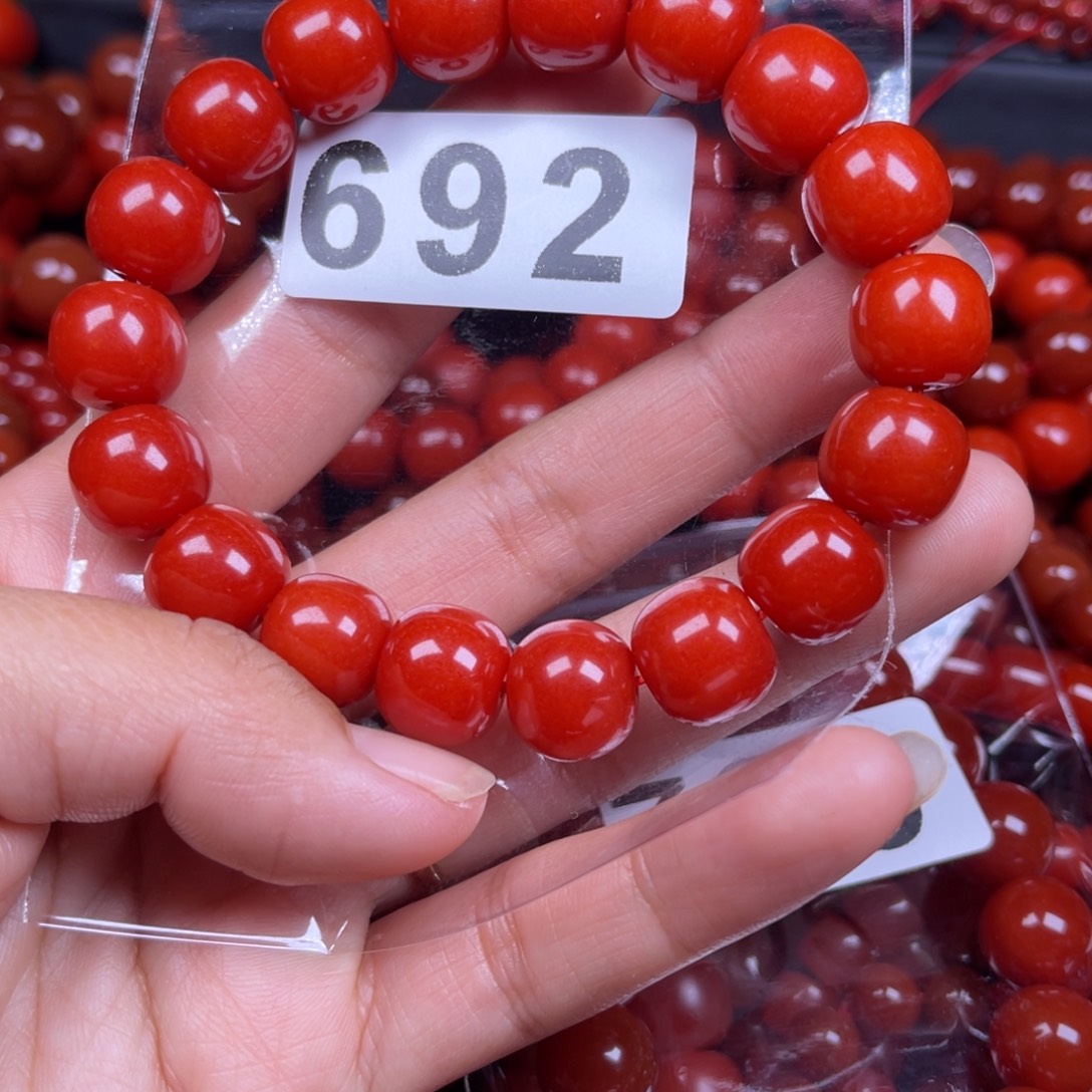 靜***心南红玛瑙未镶嵌手链