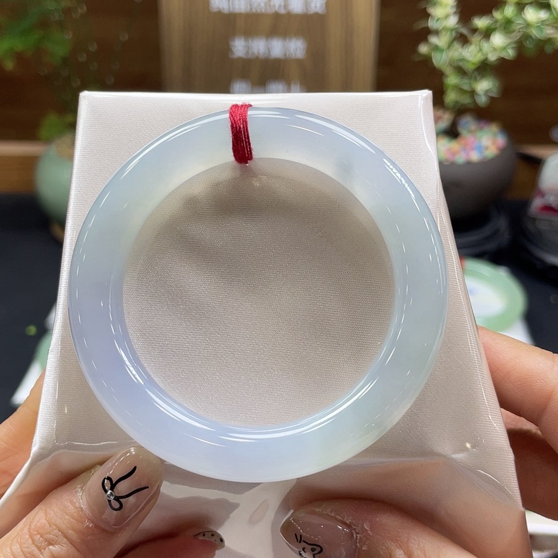 翡翠未镶嵌手镯37 号