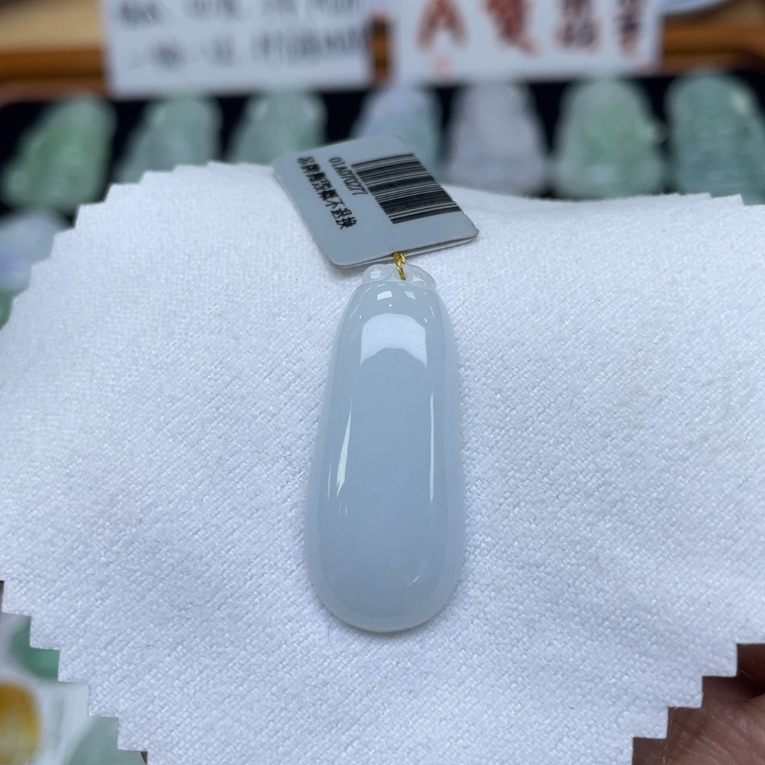 颈饰未镶嵌翡翠福瓜