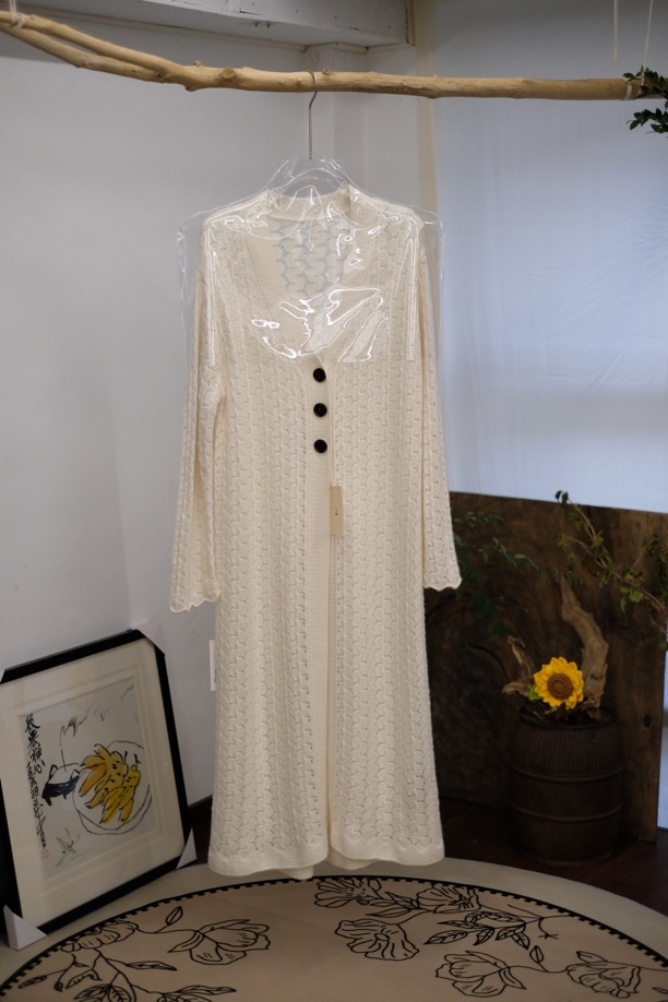 山羊绒轻奢风长款显瘦设计师款独家定制版针织时尚开衫三粒扣