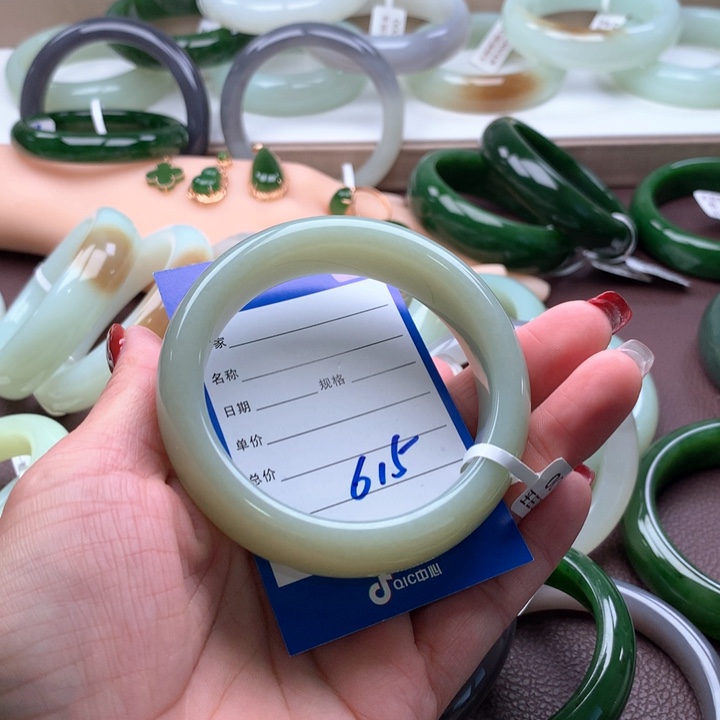 和田玉手镯59未镶嵌