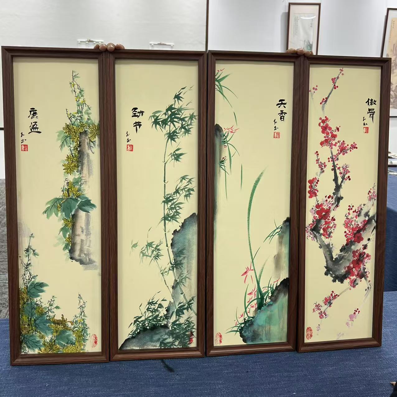 23*73竖幅国画//色彩梅兰竹菊//张涛（带框）