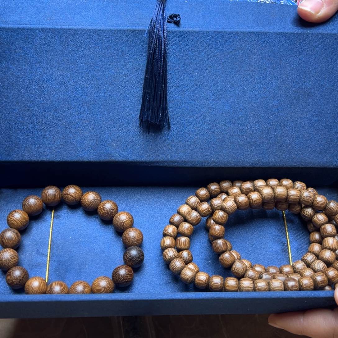 大叶紫檀（黑酸枝木类）