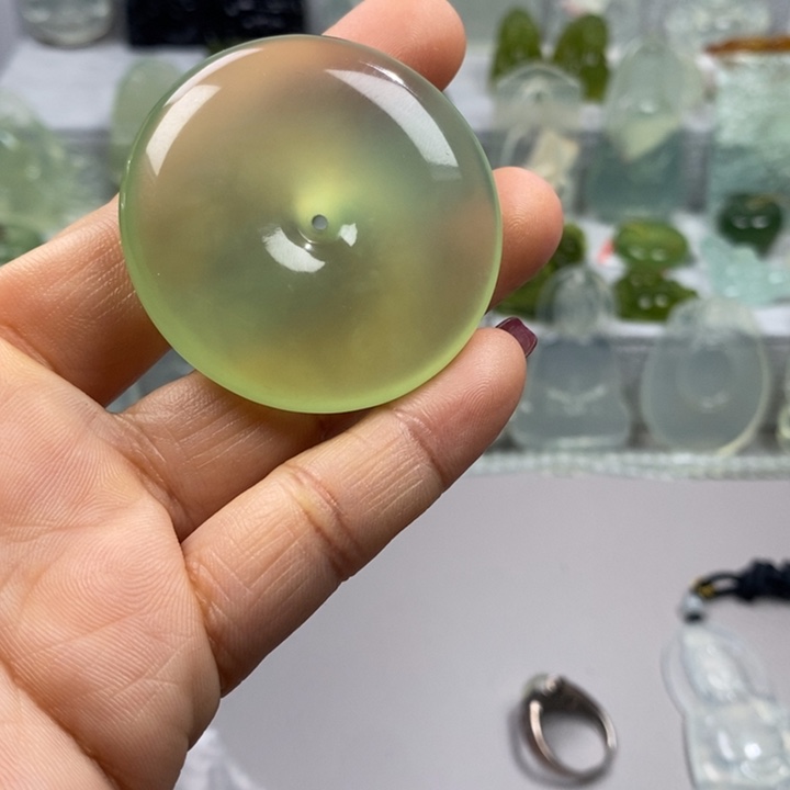 蛇纹石玉颈饰未镶嵌W****n