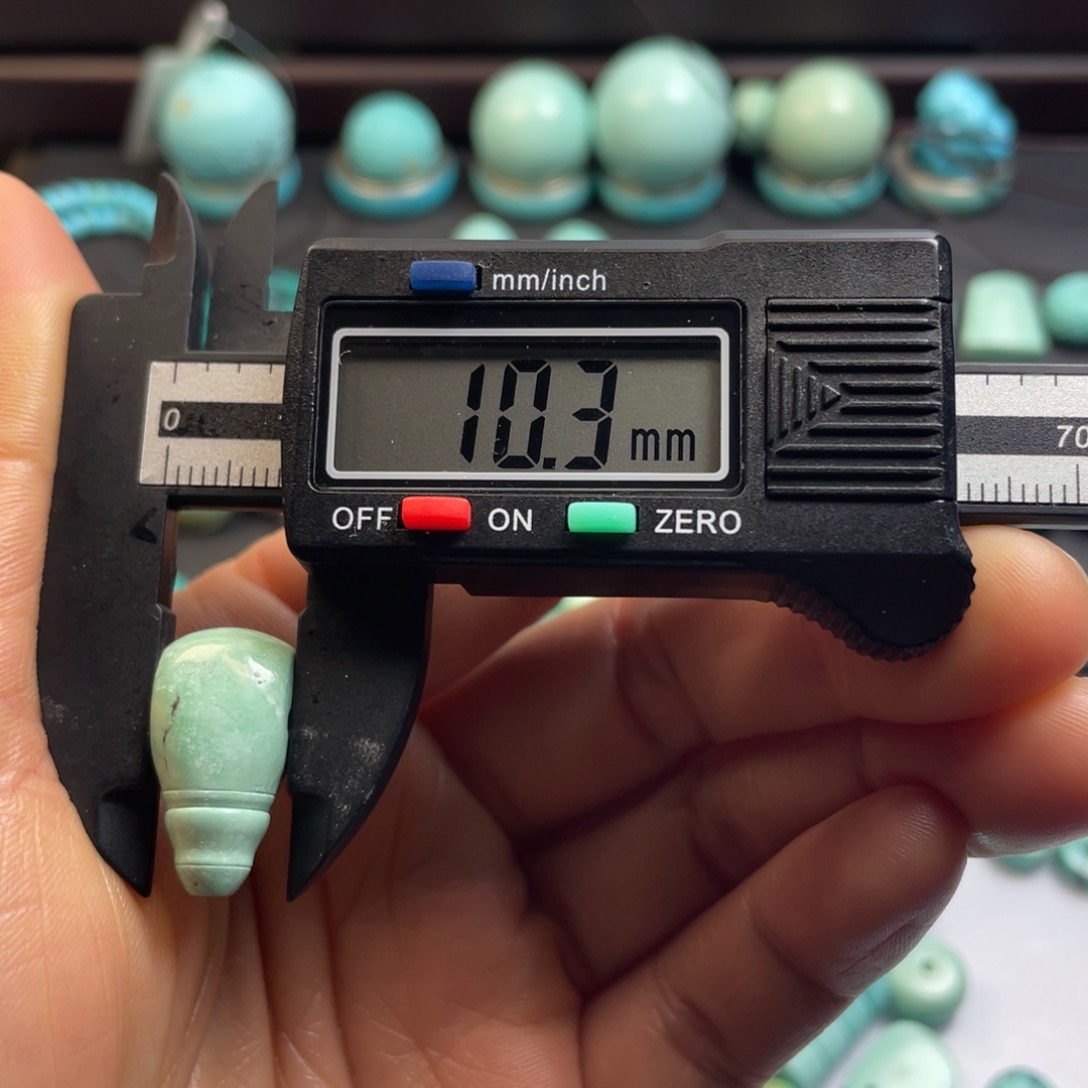 绿松石颈饰未镶嵌