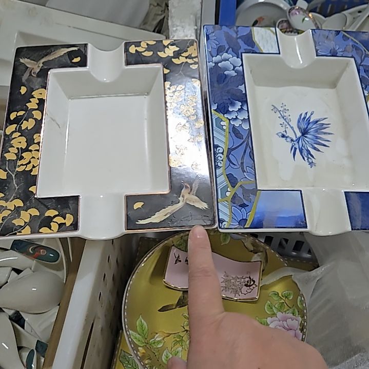 瓷片微瑕烟缸2个6666666